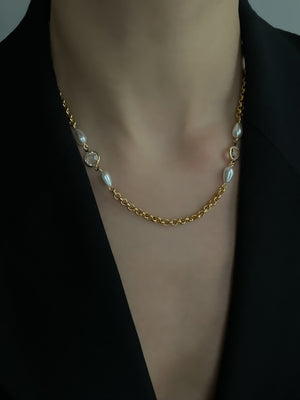 Open image in slideshow, Dahlia Vintage Necklace
